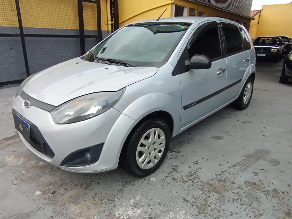 FORD Fiesta Hatch - Foto