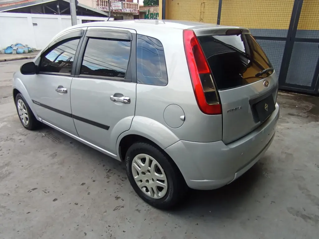 FORD Fiesta Hatch - Foto