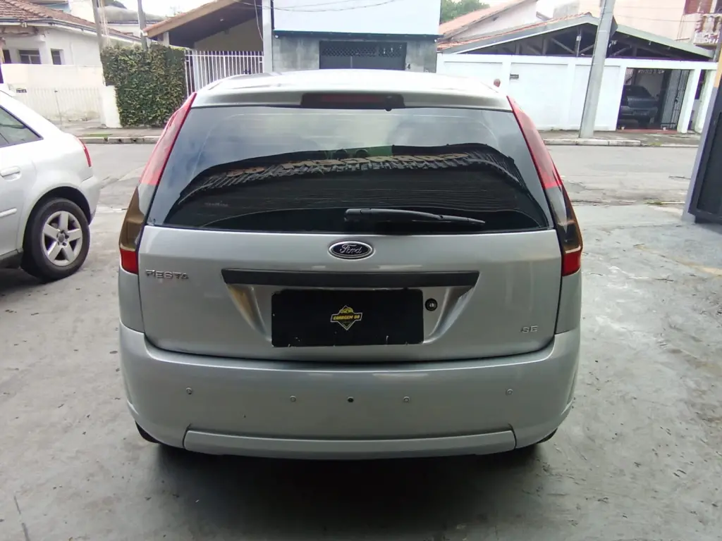 FORD Fiesta Hatch - Foto