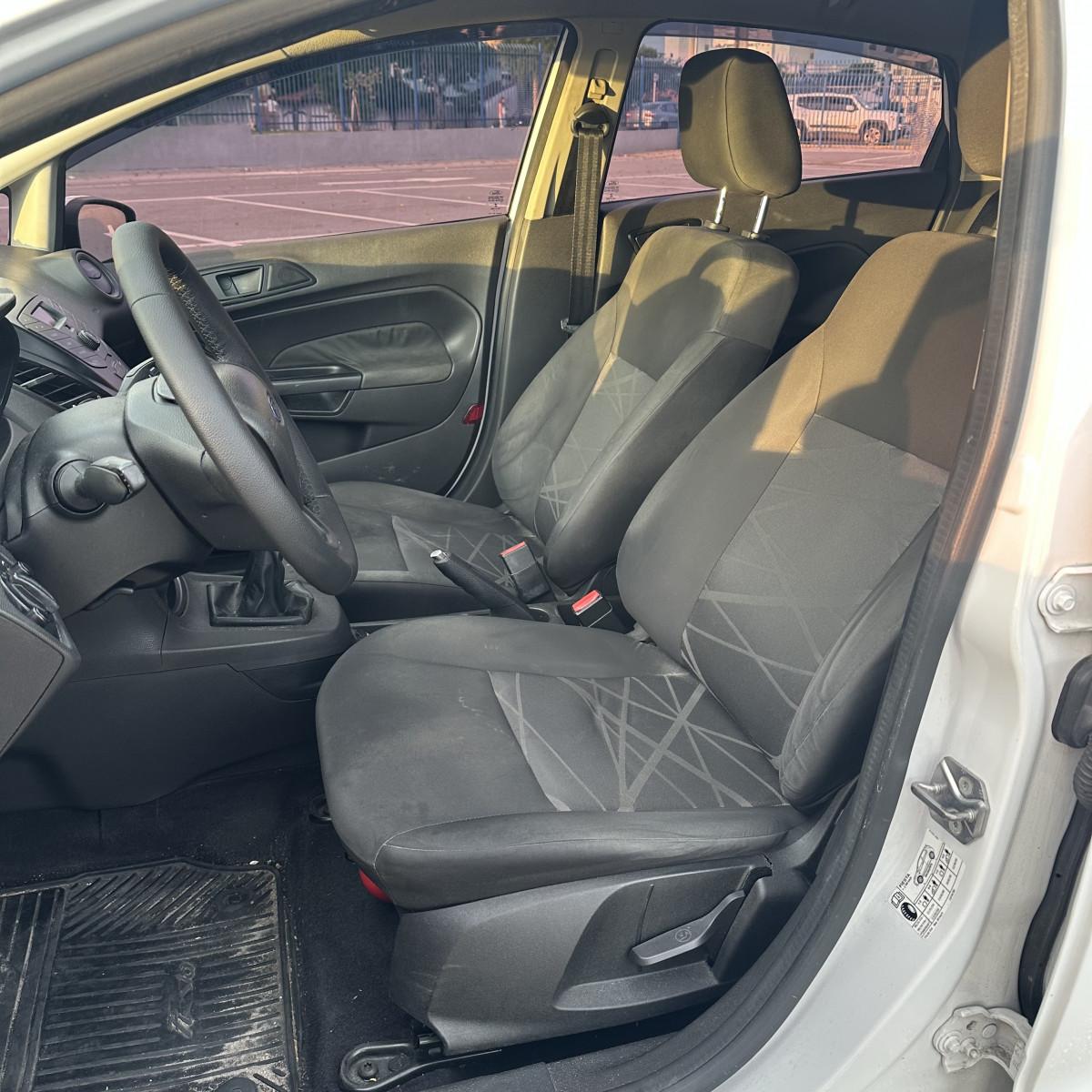 FORD Fiesta Hatch - Foto