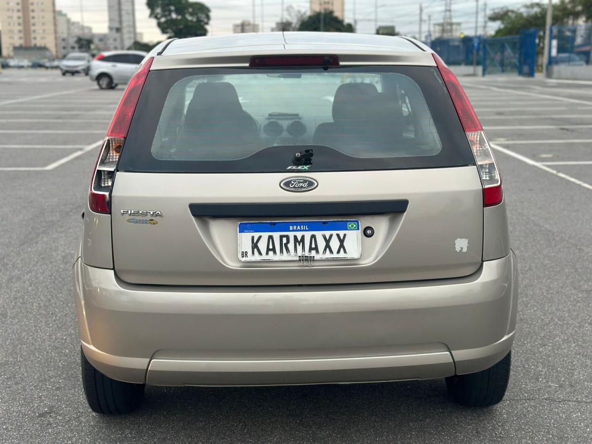 FORD Fiesta Hatch - Foto