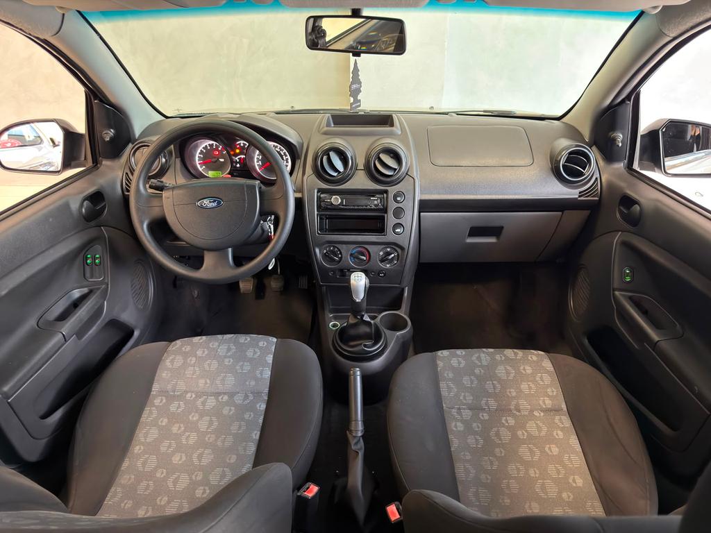 FORD Fiesta Hatch - Foto
