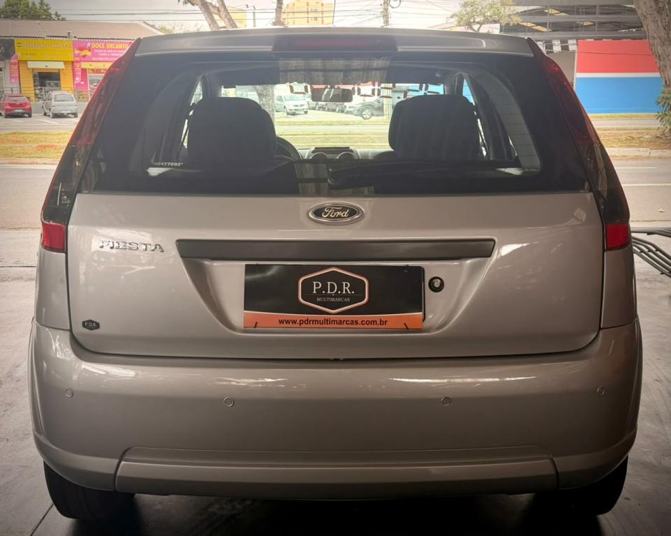 FORD Fiesta Hatch - Foto