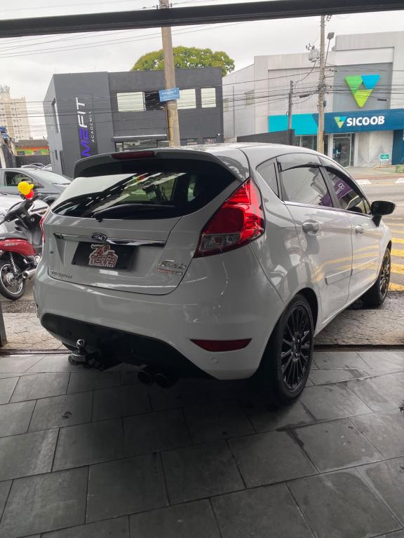 FORD Fiesta Hatch - Foto