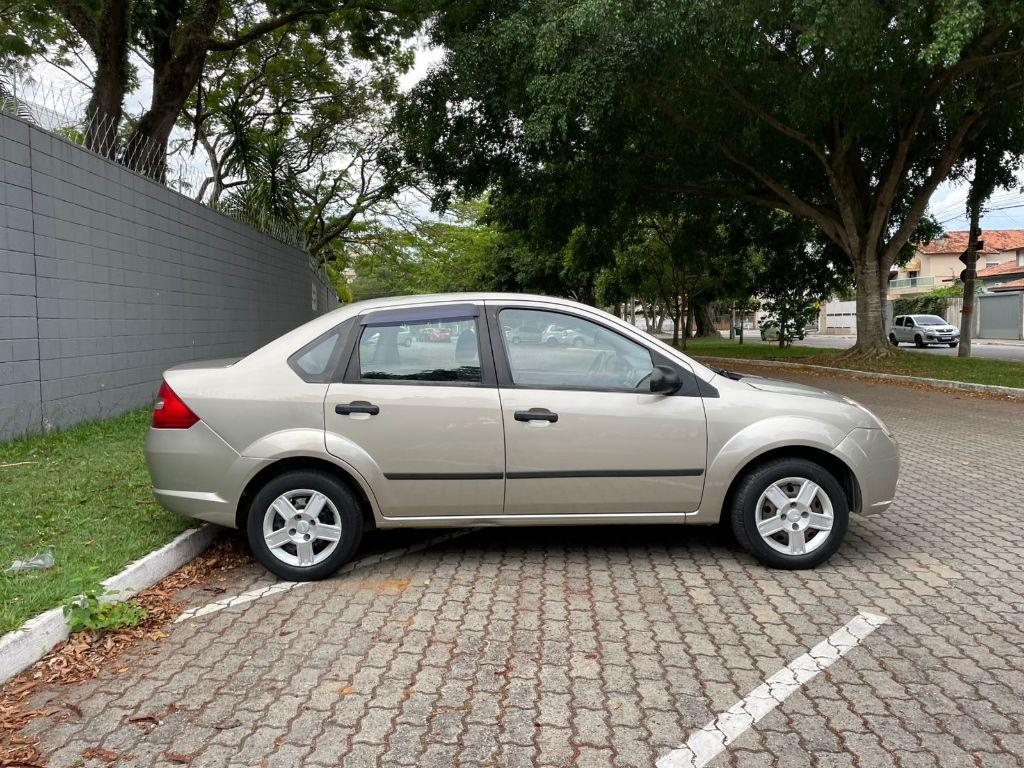FORD Fiesta Sedan - Foto