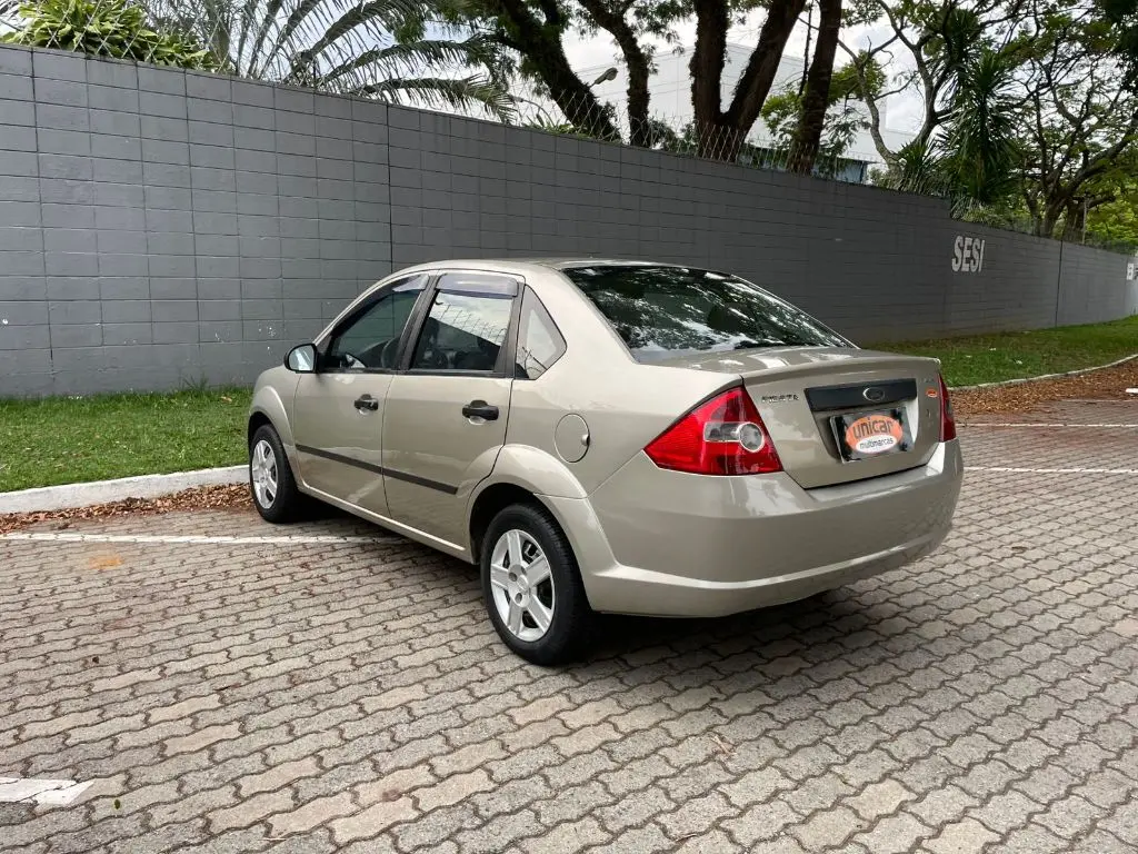 FORD Fiesta Sedan - Foto