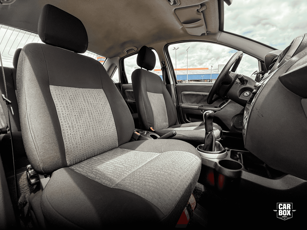 FORD Fiesta Sedan - Foto