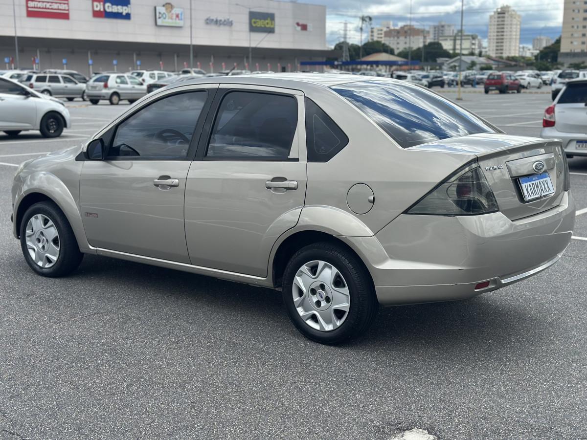 FORD Fiesta Sedan - Foto