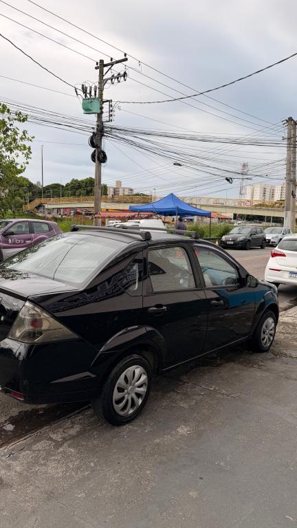 FORD Fiesta Sedan - Foto