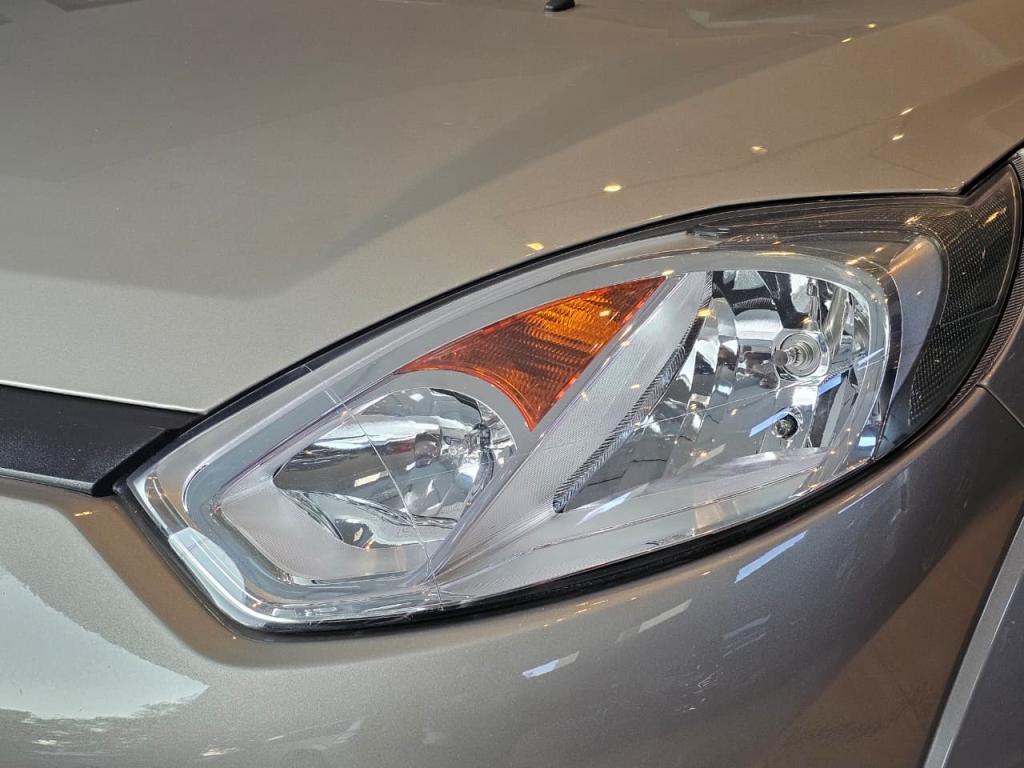 FORD Fiesta Sedan - Foto