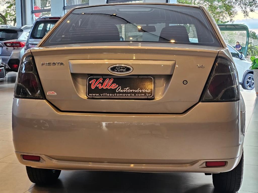 FORD Fiesta Sedan - Foto