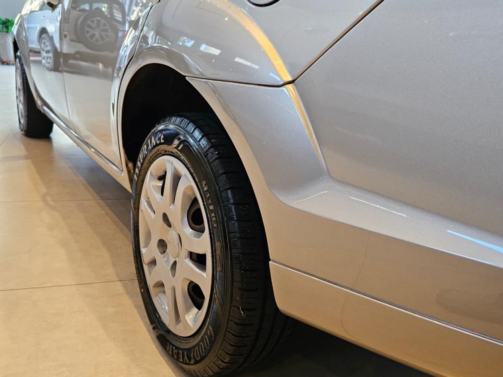 FORD Fiesta Sedan - Foto