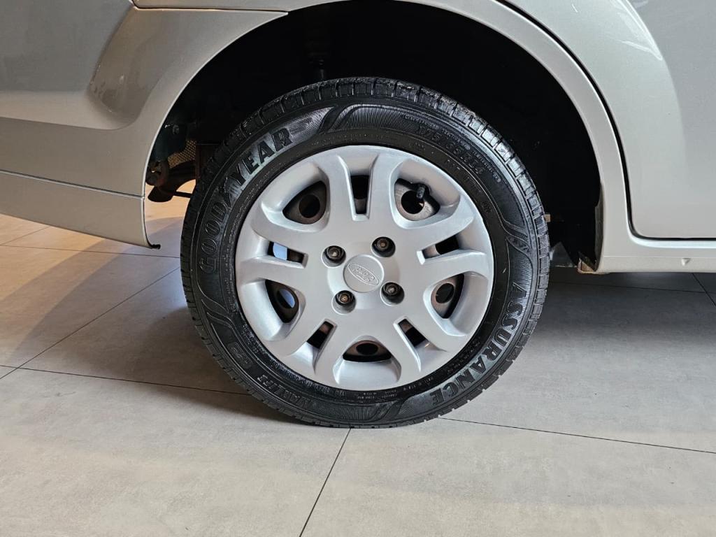 FORD Fiesta Sedan - Foto