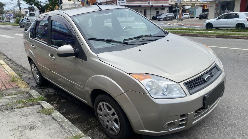 FORD Fiesta Sedan