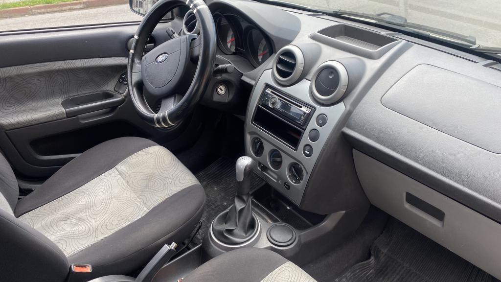 FORD Fiesta Sedan - Foto