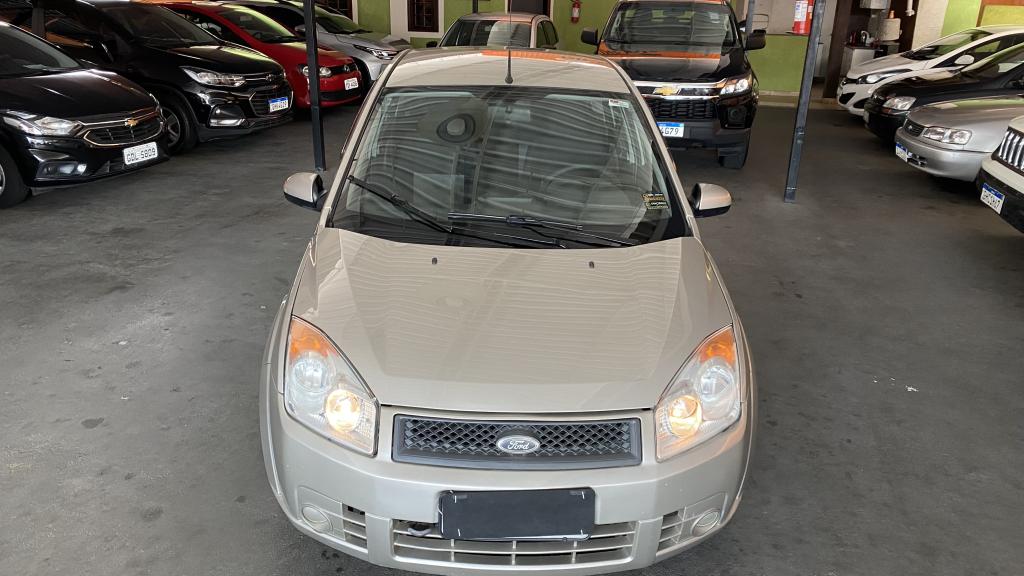 FORD Fiesta Sedan - Foto