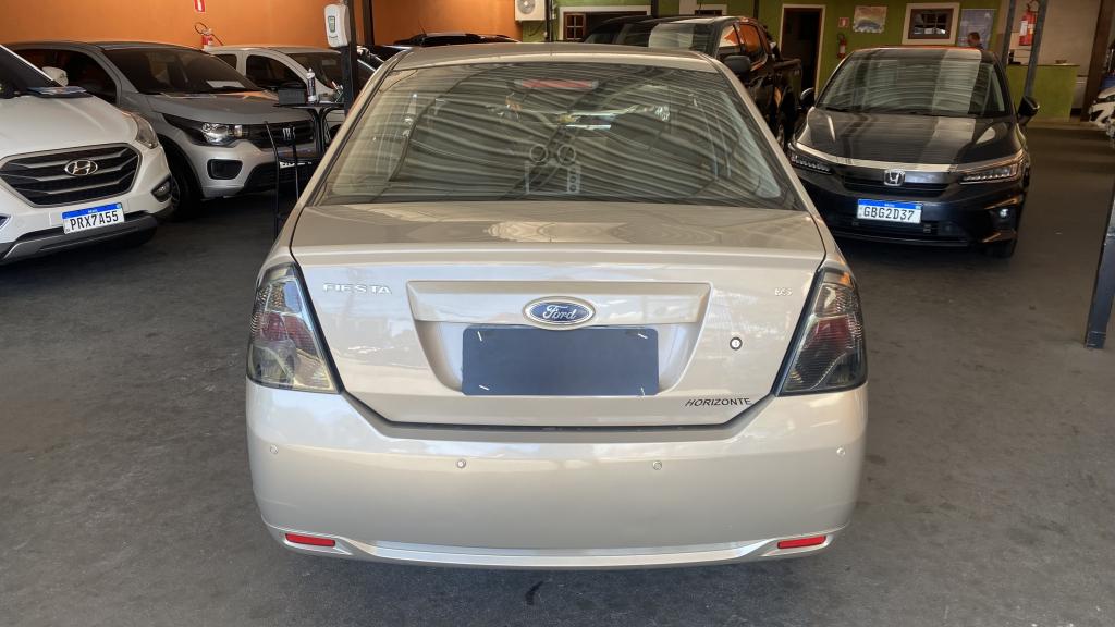FORD Fiesta Sedan - Foto