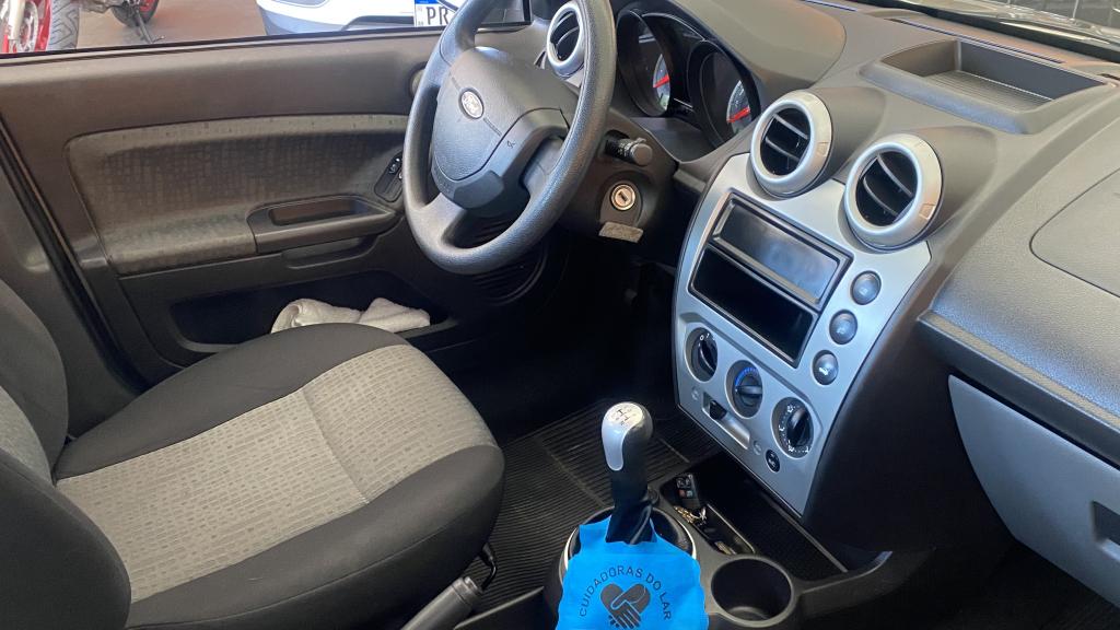 FORD Fiesta Sedan - Foto