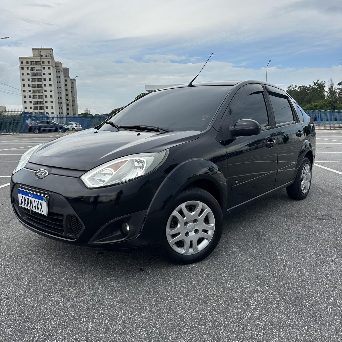 FORD Fiesta Sedan