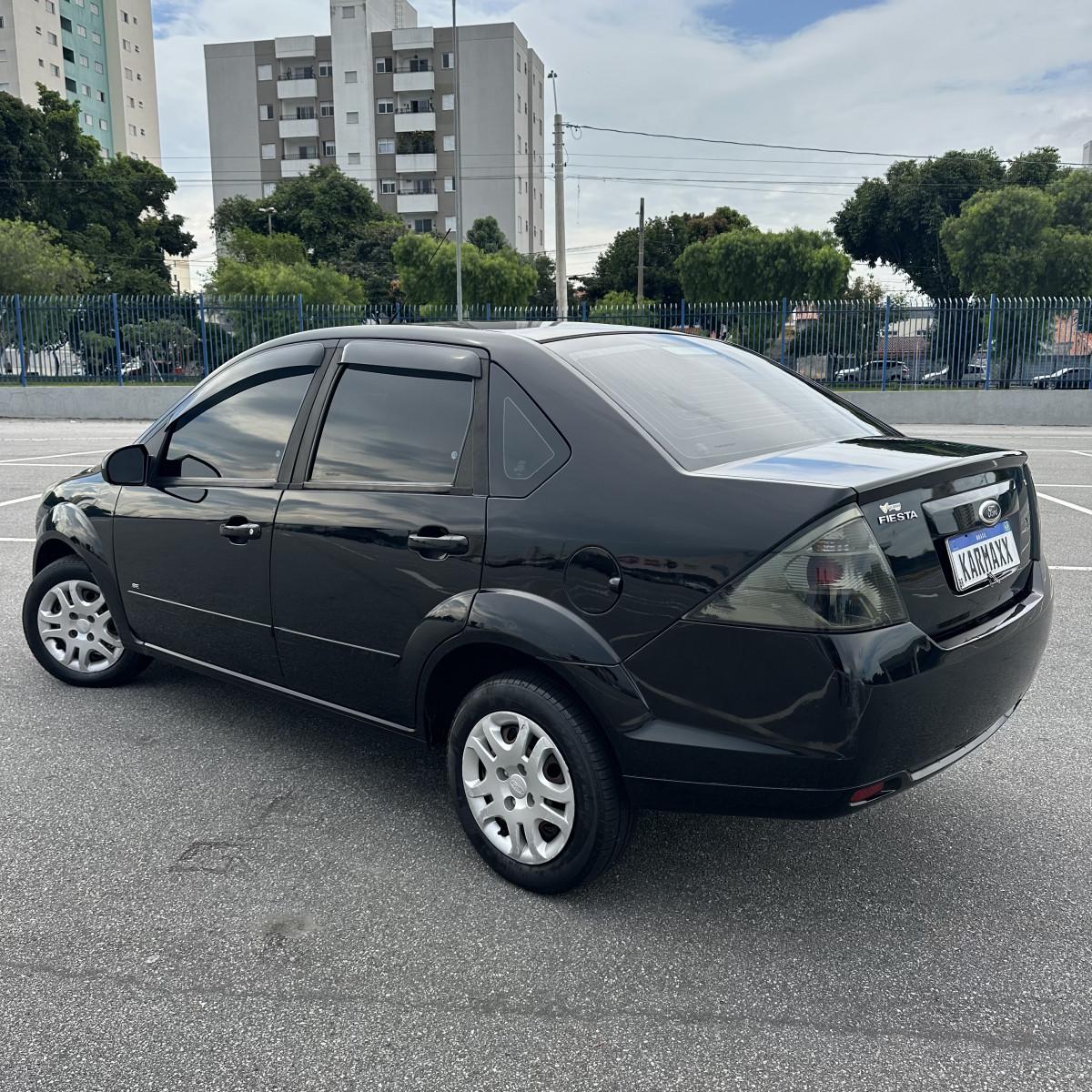 FORD Fiesta Sedan - Foto