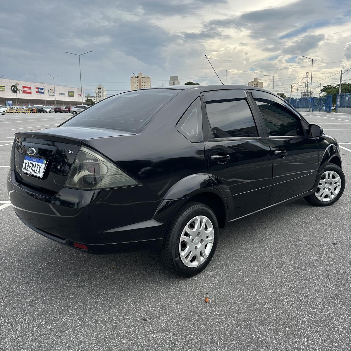 FORD Fiesta Sedan - Foto