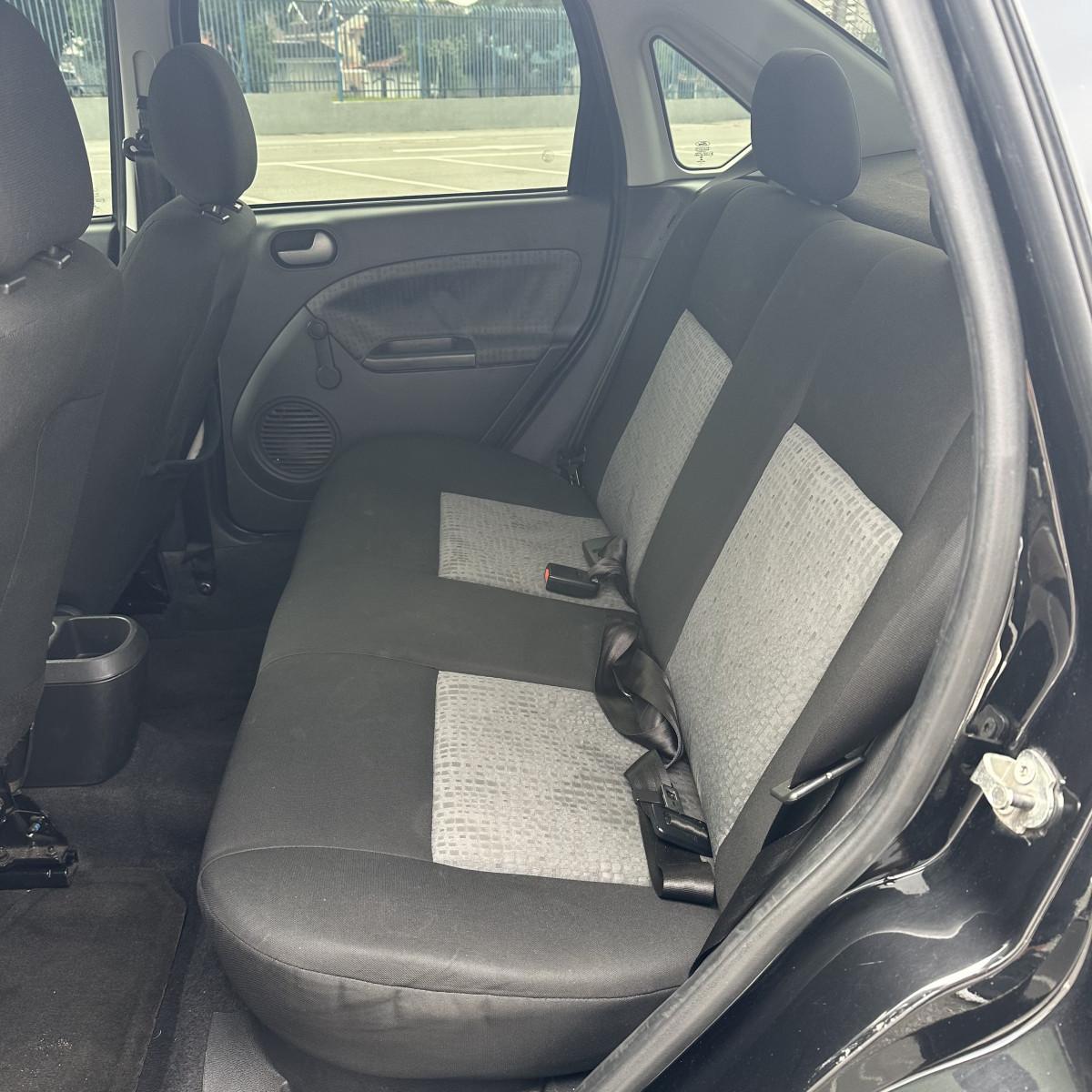 FORD Fiesta Sedan - Foto