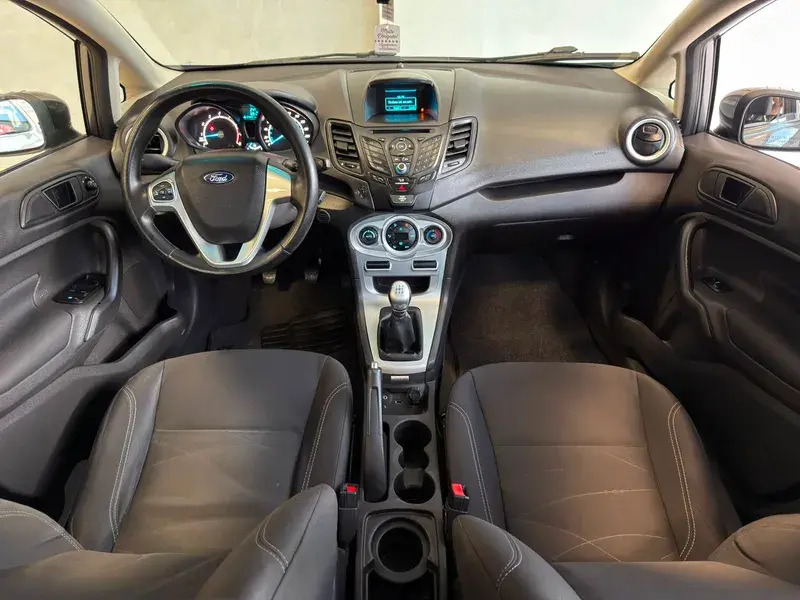 FORD Fiesta Sedan - Foto