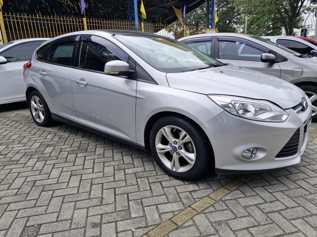 FORD Focus Hatch - Foto