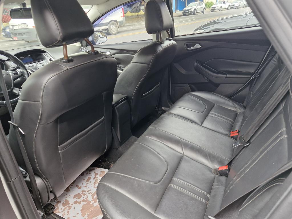 FORD Focus Hatch - Foto