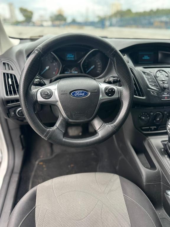 FORD Focus Hatch - Foto