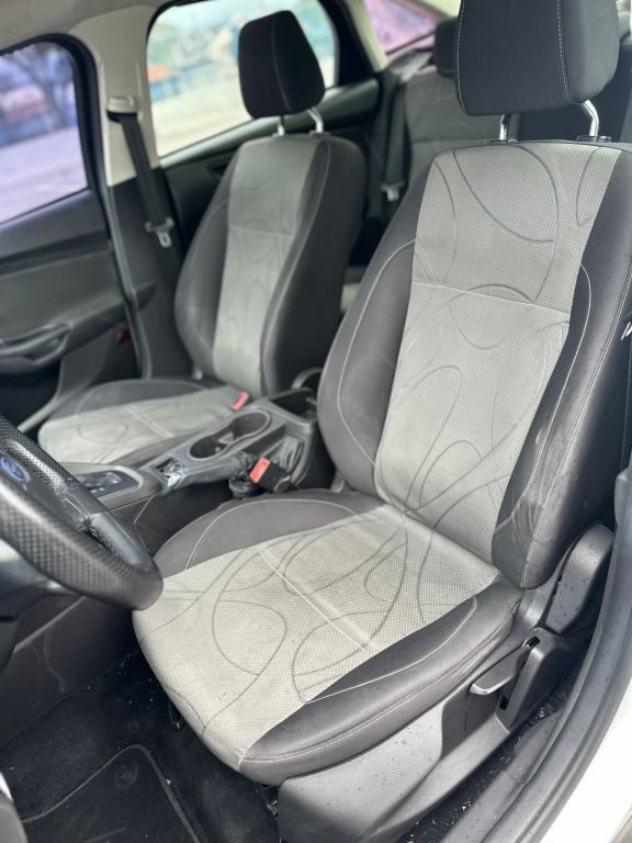 FORD Focus Hatch - Foto