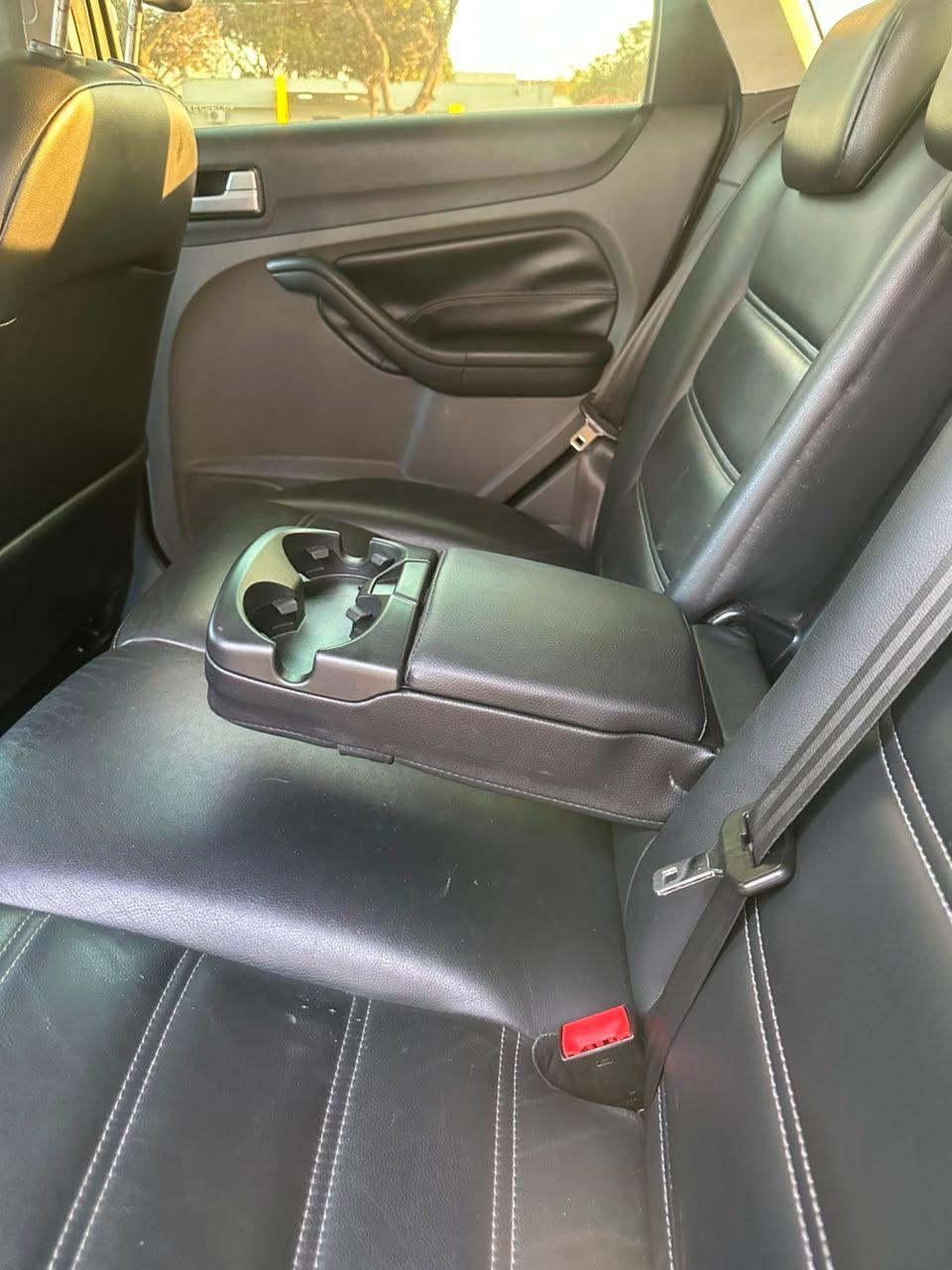 FORD Focus Hatch - Foto