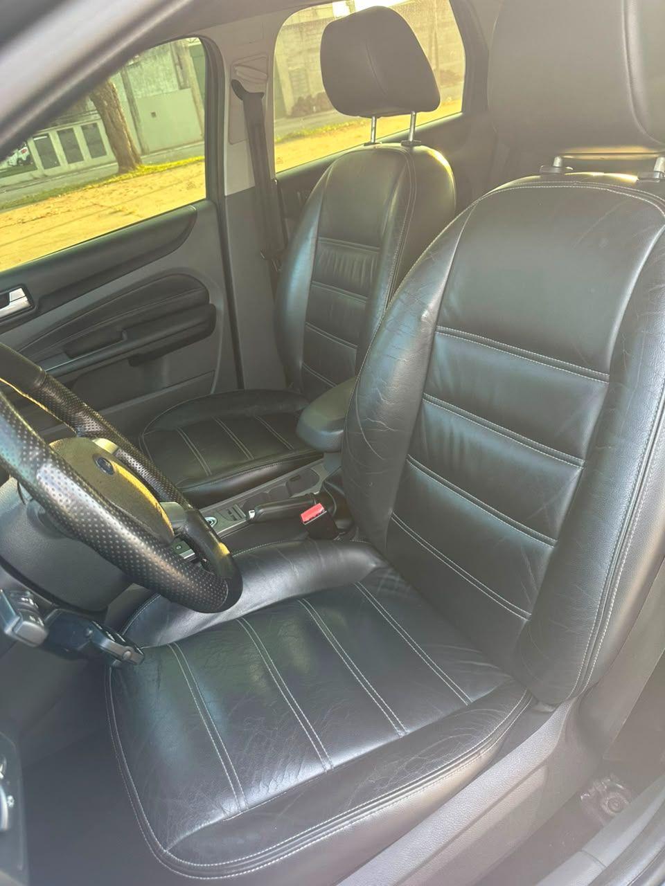FORD Focus Hatch - Foto