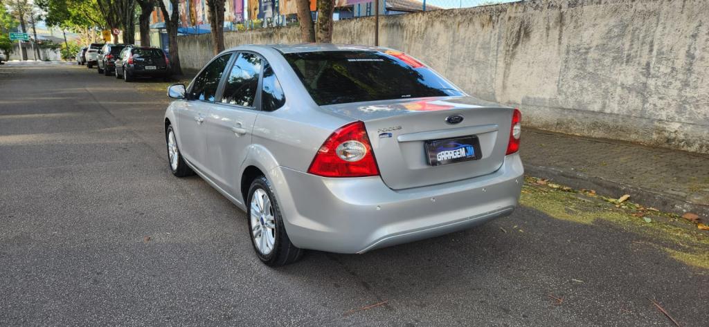 FORD Focus Sedan - Foto