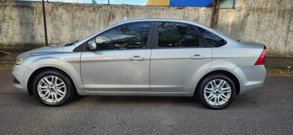 FORD Focus Sedan - Foto