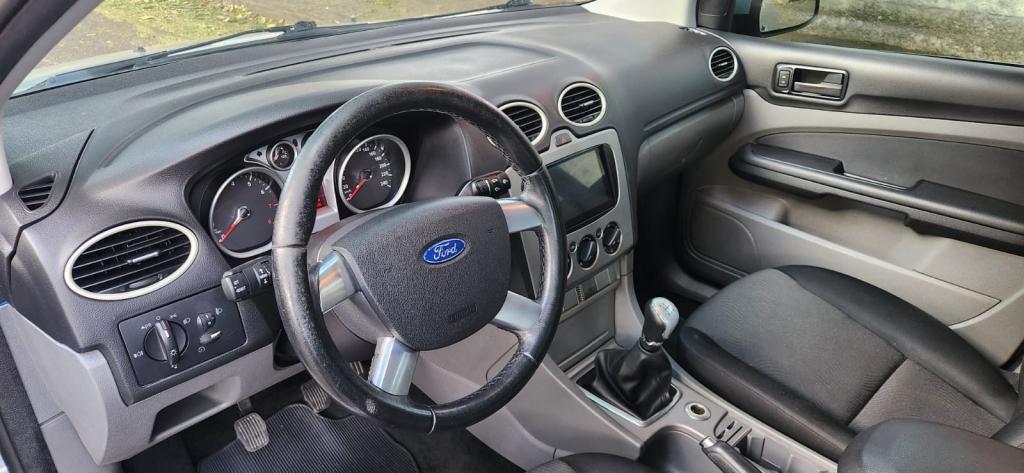 FORD Focus Sedan - Foto