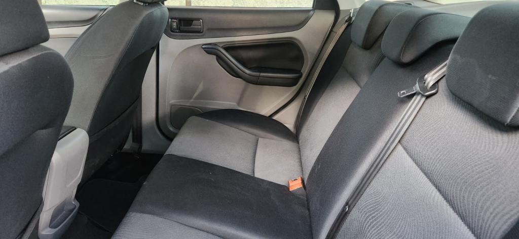 FORD Focus Sedan - Foto