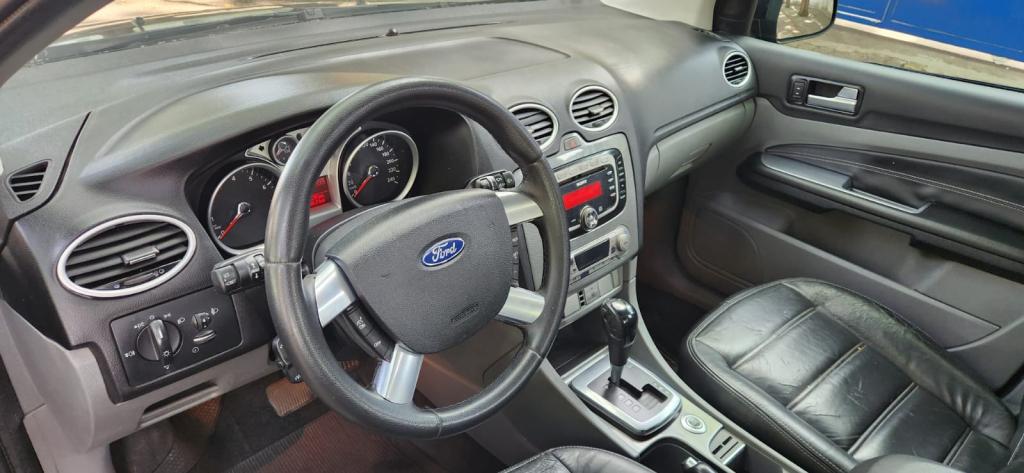 FORD Focus Sedan - Foto
