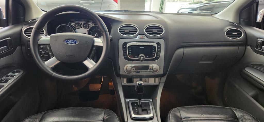 FORD Focus Sedan - Foto