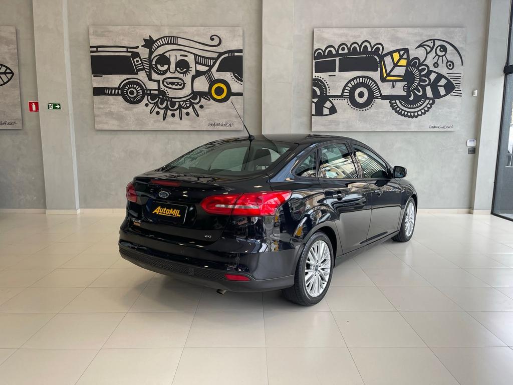 FORD Focus Sedan - Foto