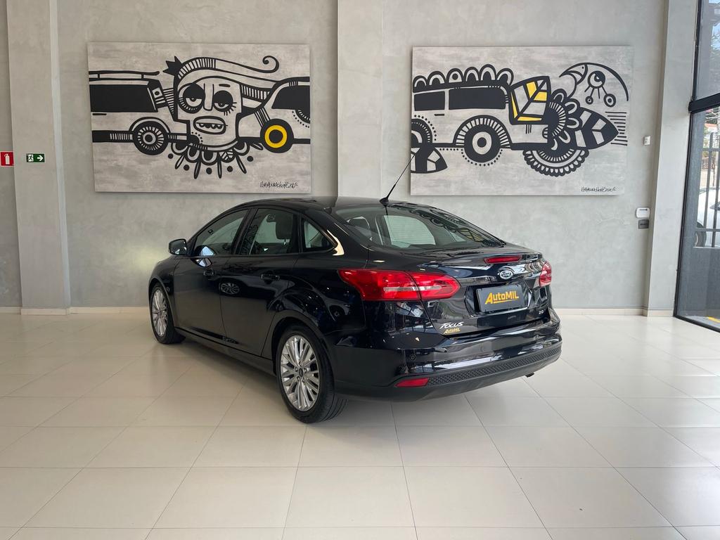 FORD Focus Sedan - Foto