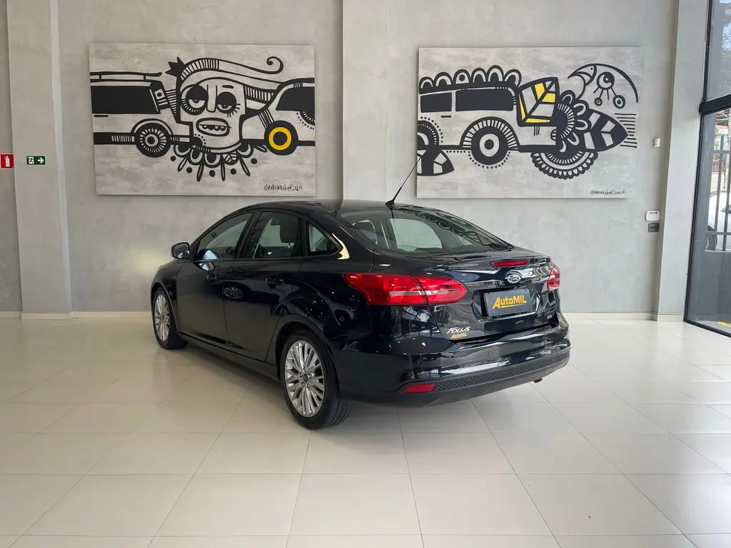 FORD Focus Sedan - Foto