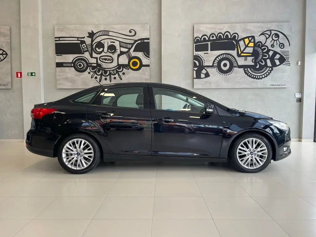 FORD Focus Sedan - Foto