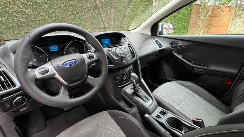 FORD Focus Sedan - Foto