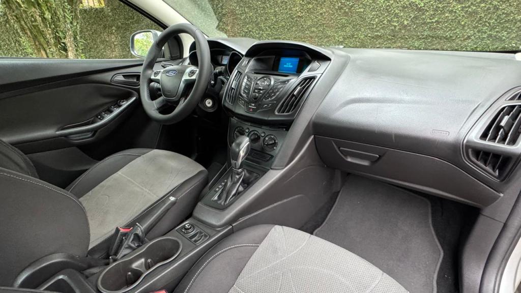 FORD Focus Sedan - Foto