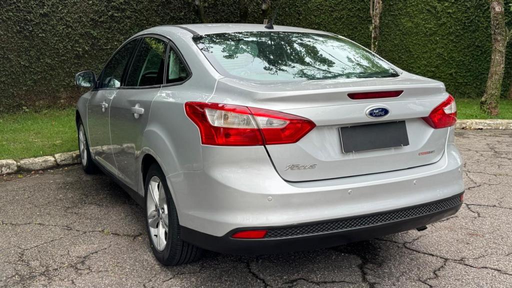 FORD Focus Sedan - Foto