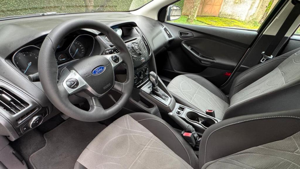 FORD Focus Sedan - Foto