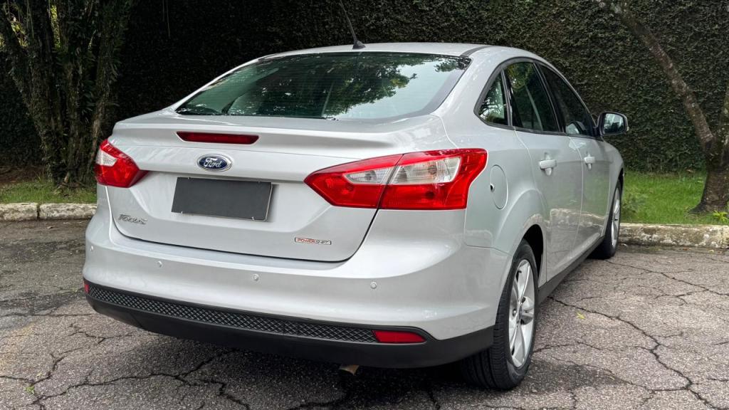 FORD Focus Sedan - Foto