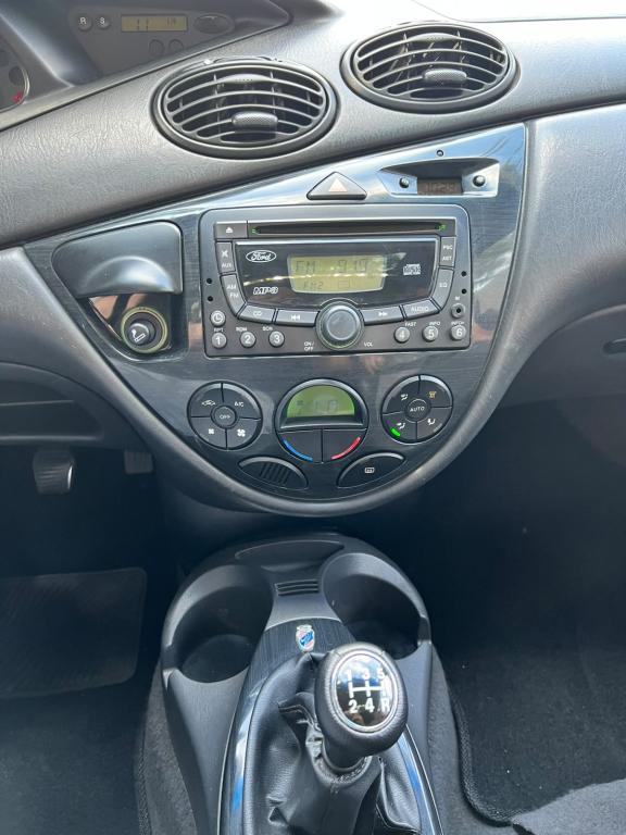 FORD Focus Sedan - Foto