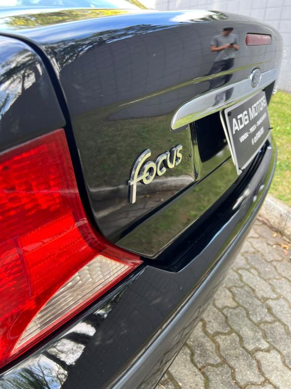 FORD Focus Sedan - Foto